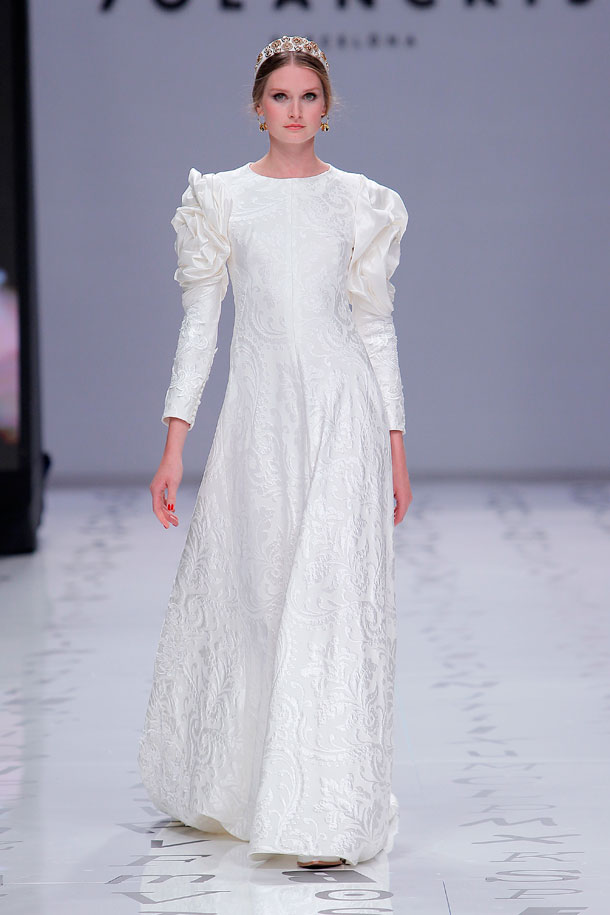 ilovebrides.pt Yolan Cris coleção 2020 vestidos de noiva